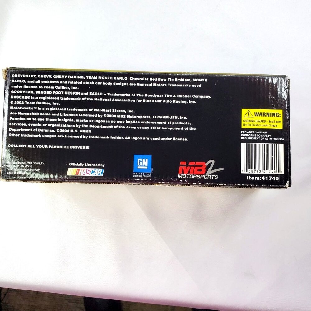 VTG Motorworks Joe Nemechek U.S. Army 01 NASCAR 1:24 Scale Die-Cast Car 2003 - Picture 7 of 9